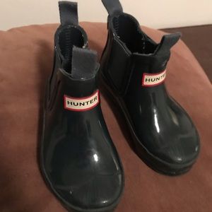 Hunter Shoes - Navy Hunter toddler Chelsea boots... the cutest! Hunter Shoes - Navy Hunter toddler Chelsea boots... the cutest!